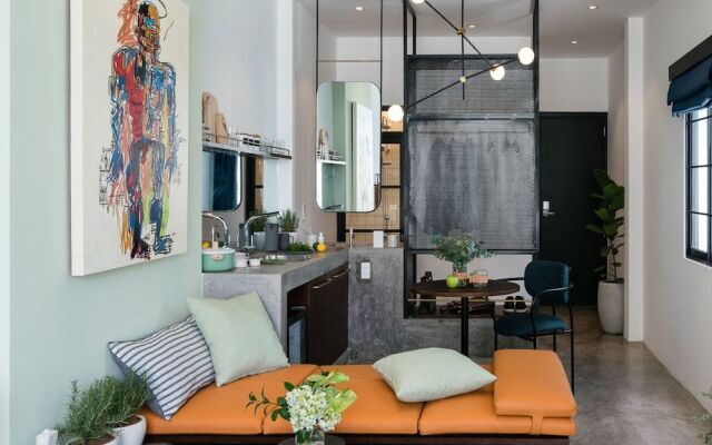 Bare Gallery Boutique Stays