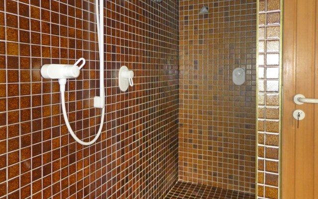 L Batcho Ayer in Ayer