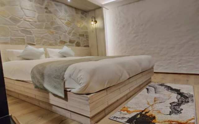 MeroStay 169 Shi Hotel