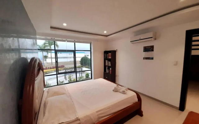 Espectacular casa grande vacacional en Manta!
