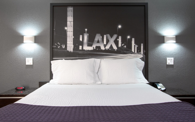 Elev8 Hotel Los Angeles LAX