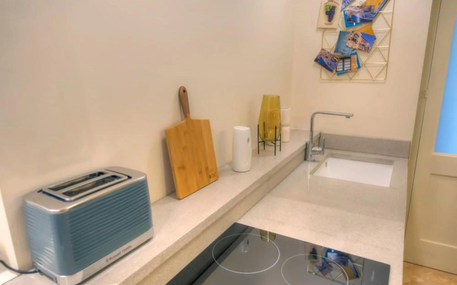 136 - Stylish & traditional 1 bedroom apartment