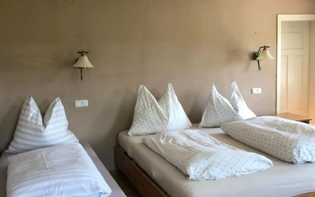 (C) Zimmer in einem Bauernhaus