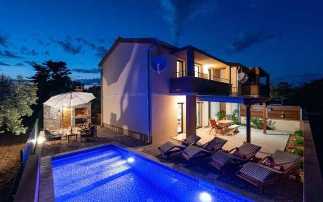 House CASIA