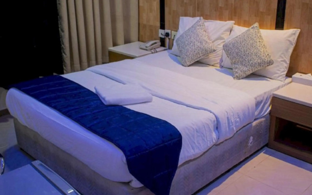 OYO 1118 Sharjah Plaza Hotel