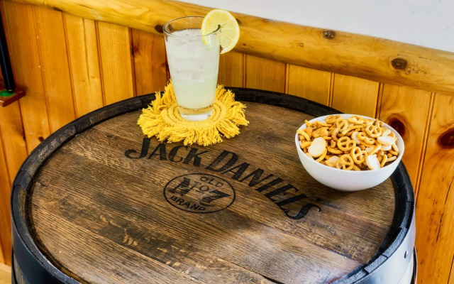 3-MasterSuites-GorgeousViews-GameRm-HotTub-Gburg7min-Ober5min-Bears!