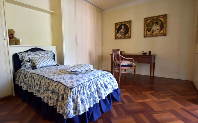 Luxurious Villa in Lombardy with Garden & Hot Tub