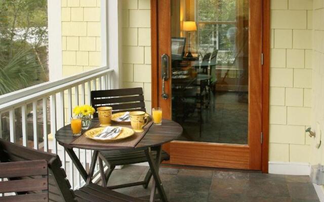 Water's Edge Inn - Adults Only