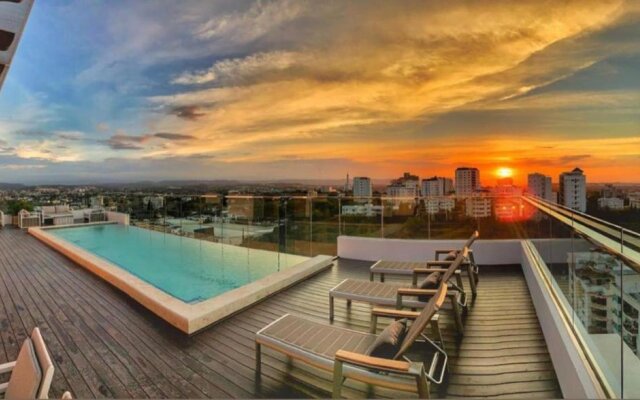 Amazing Rooftop with the Best View of the City - Soha Suites II