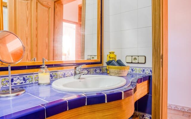 Cosy Holiday Home in S'illot-cala Morlanda With Sea Nearby