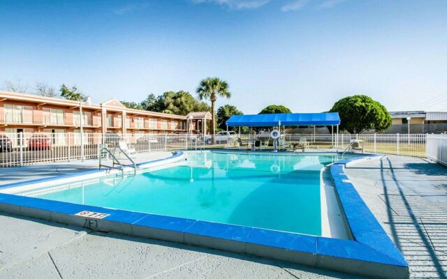 OYO Hotel Mustang Silverspring FL