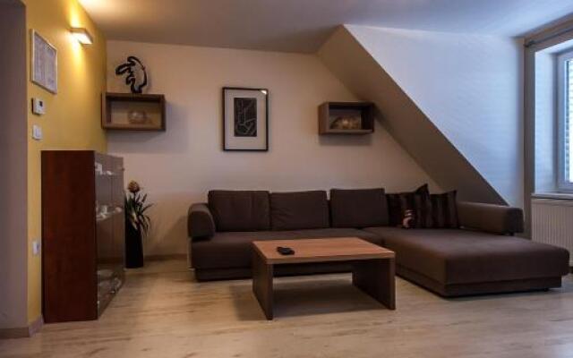 OH Apartments & Rooms