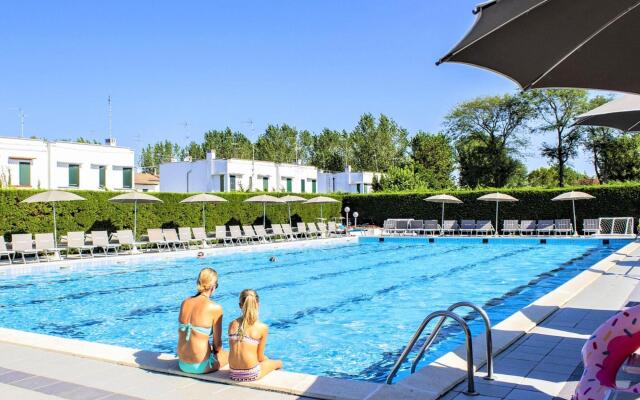 Tasteful holiday home in Lido di Pomposa with private pool