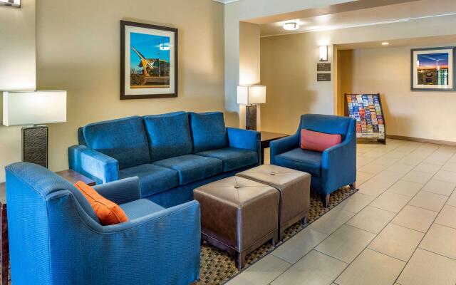 Comfort Inn & Suites Lancaster Antelope Valley