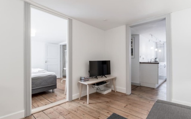 ★Apt. Centrum of CPH, 50M to Metro, w. Balcony!★