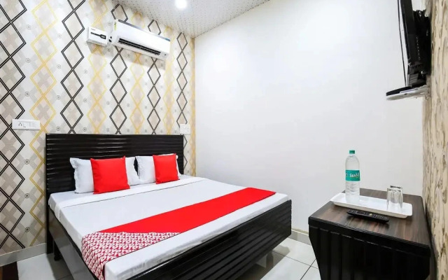 Royal Guest House by OYO Rooms