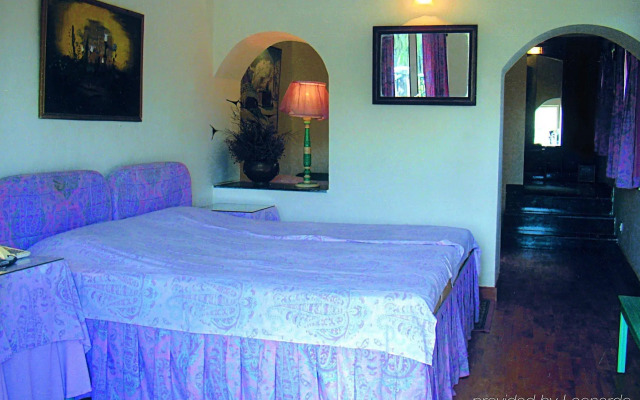 WelcomHeritage Connaught House