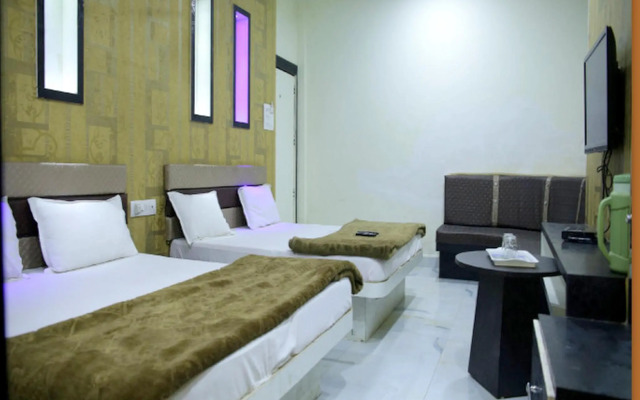 OYO 13191 Hotel Atlas Palace