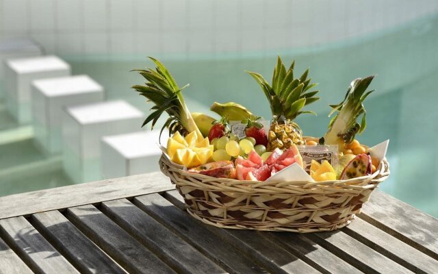Peninsula All-Suite Hotel by Dream Resorts