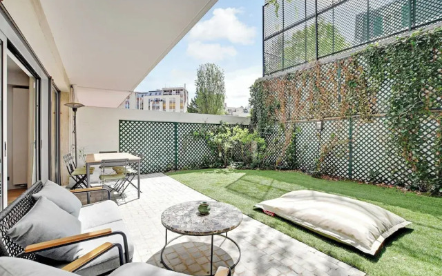 Passy / Eiffel Tower - Amazing 2BR With Garden