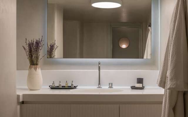 Enigma Apartments and Suites