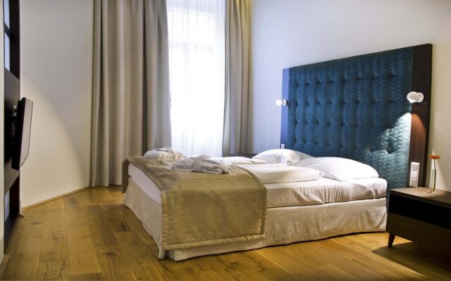 HiLight Suites Hotel