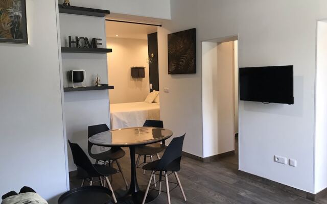 Elegant apartment with private garden