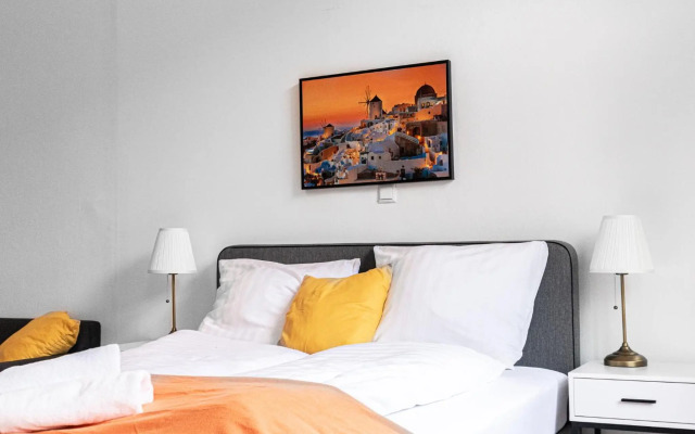 Joyful Apartments at Superb Location near AKH Hospital