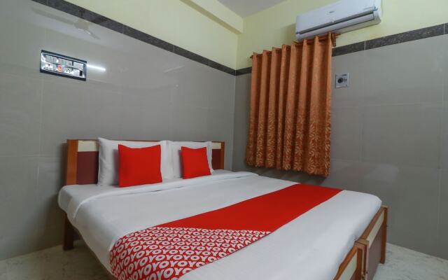 SPOT ON 49005 Raja Lodge