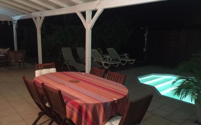 Villa de charme avec piscine residence securisee