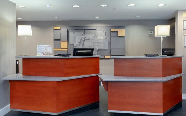 Holiday Inn Express and Suites Atlanta Downtown by IHG