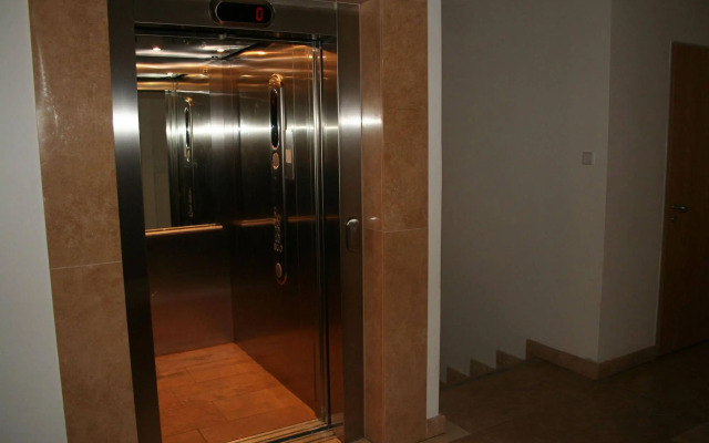 Adler Apartments