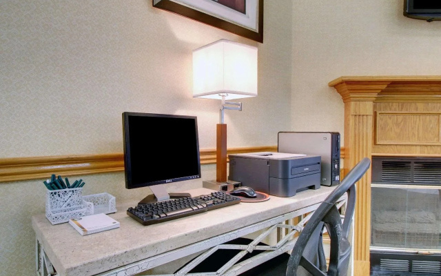 Columbia Inn & Suites