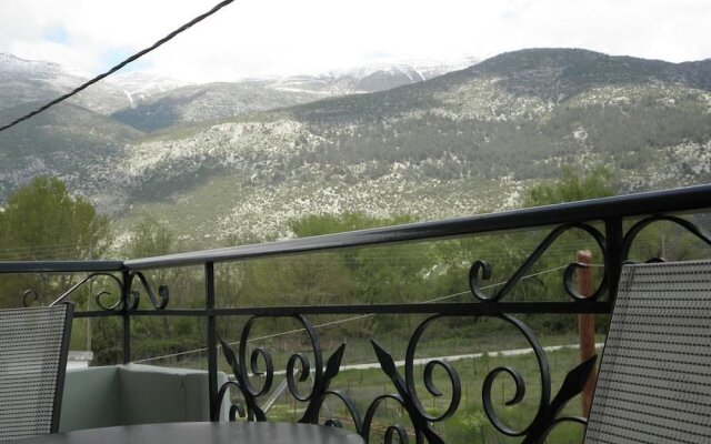 Tsironis Guesthouse