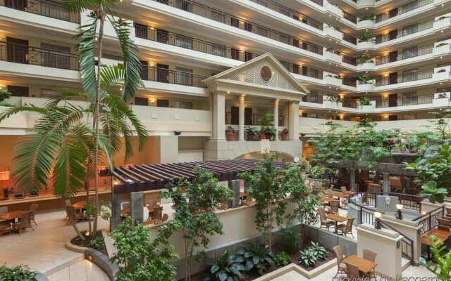 Отель Embassy Suites by Hilton Charlotte