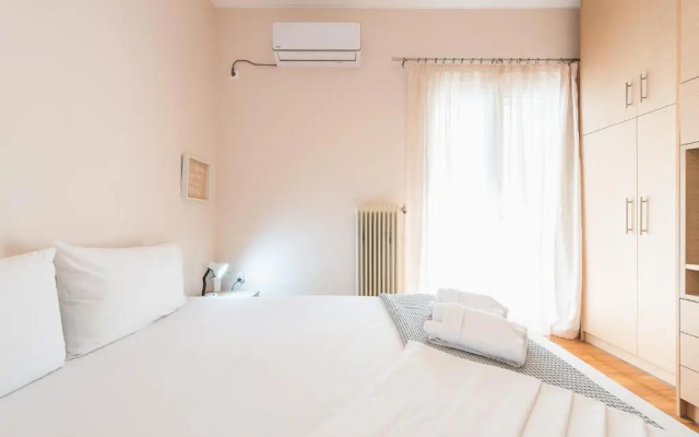 Stylish Acropolis Apartment  by Cloudkeys