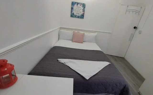 Private Rooms for 7 People With Bathroom