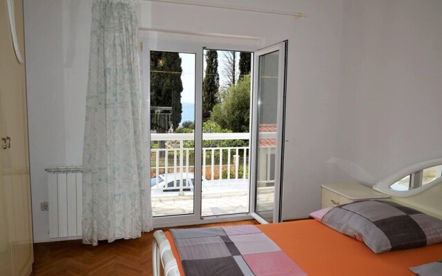 Stunning 2-bed Apartment in Okrug Gornji