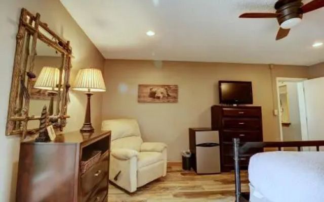 Large, Welcoming Condo With Incredible Views - WL406 by Redawning