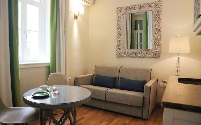 Acropolis TownHouseCo Suites