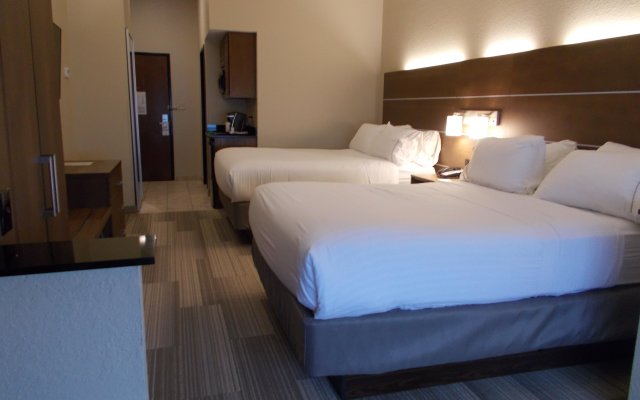 Holiday Inn Express & Suites Miami, an IHG Hotel