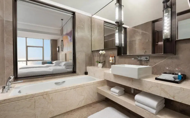 Crowne Plaza Beihai Silver Beach