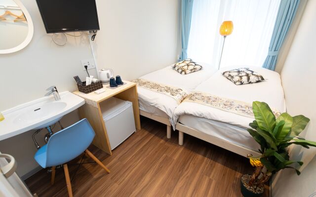 Ele hotel Ginza East