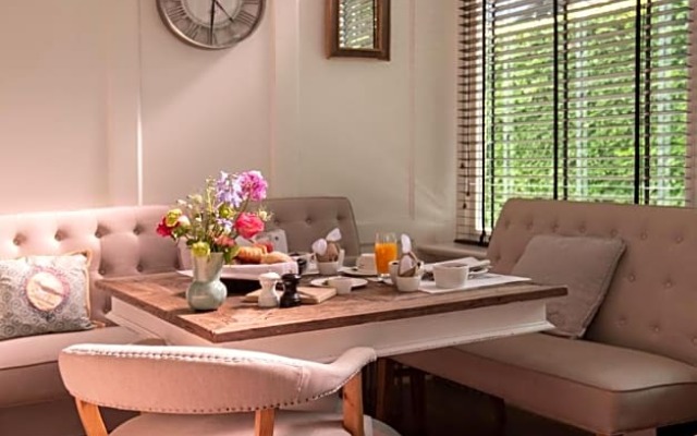 Zenzez Hotel & Lounge