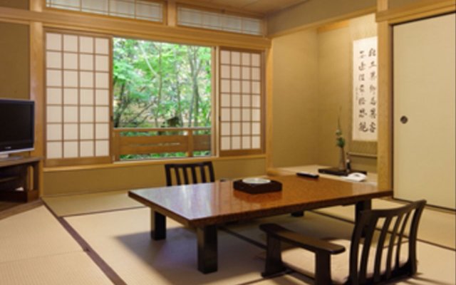 Yufuin Onsen Hinoharu Ryokan