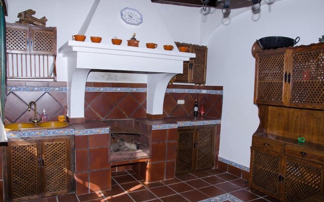 Chalet With 4 Bedrooms in Montemayor, With Wonderful City View, Privat