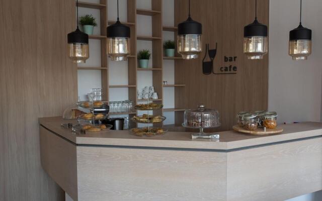 Theofilos City Hotel