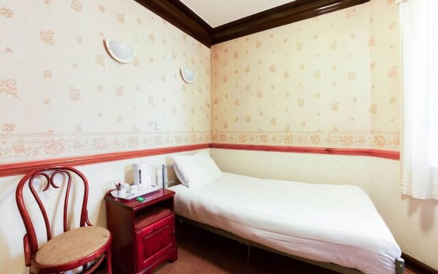 The Snyed Arms Hotel