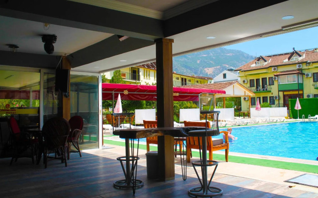 Carmina Hotel