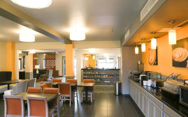 Best Western Plus The Four Corners Inn